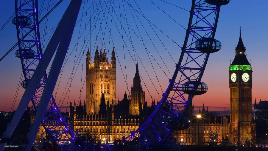 Photo of the famous place in London from the Big Ben clock for desktop background