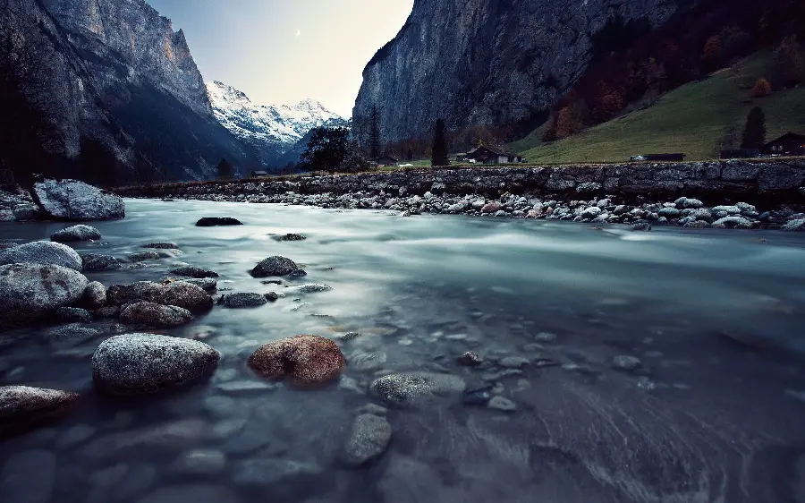 Download background and profile photo of a mountain lake with a cool edit