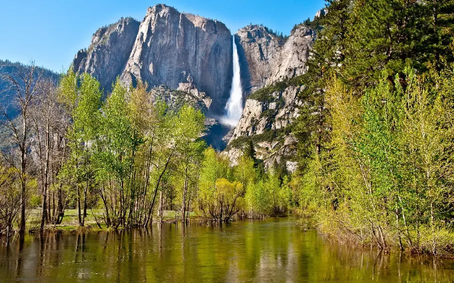 The most popular photo of the attraction and tourist area and nature tourism in Asia 