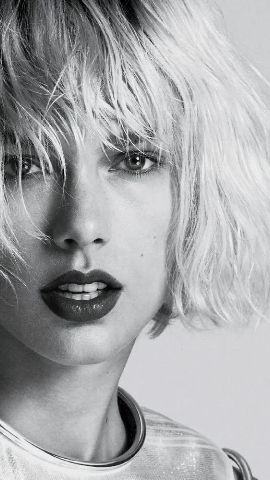 Photo with editing and excellent quality of Taylor Swift with short hair