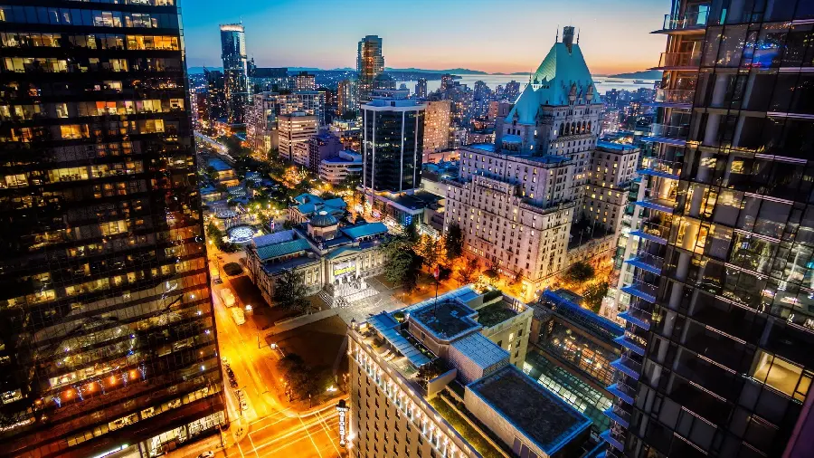 Free download of an incredibly beautiful background image of a crowded and advanced western city view 