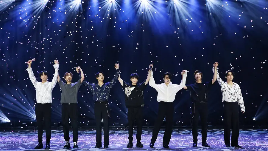 Photo of the brilliance of BTS members on stage