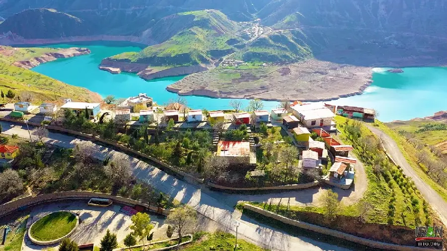Download wallpaper of stunning natural landscapes of Iran 1403