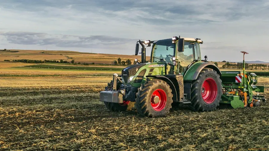 Download very good and excellent quality photo of tractor 