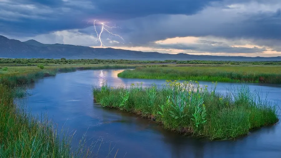 HD image and background of thunder and lightning in the sky of nature and meadows