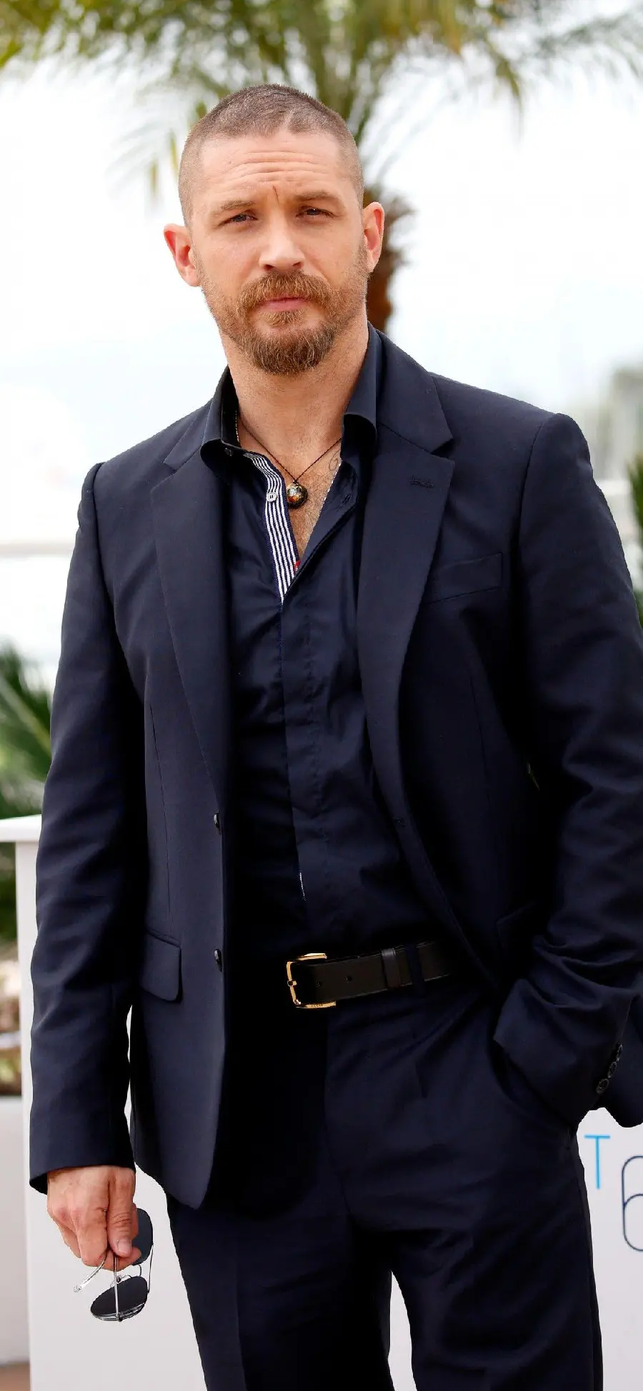 Download photo of Tom Hardy with all-black style and look