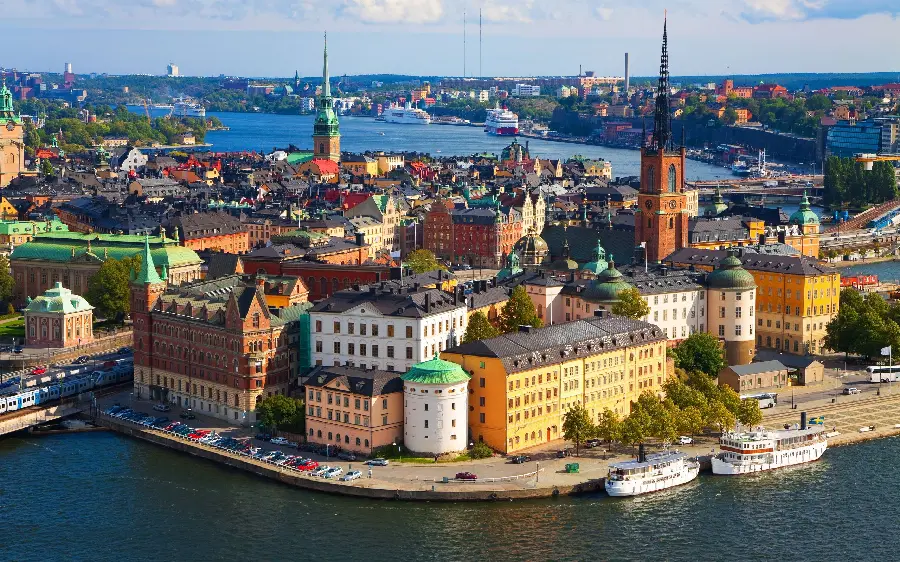 2023 Computer Wallpaper Selected of the City on the Water with Direct Link