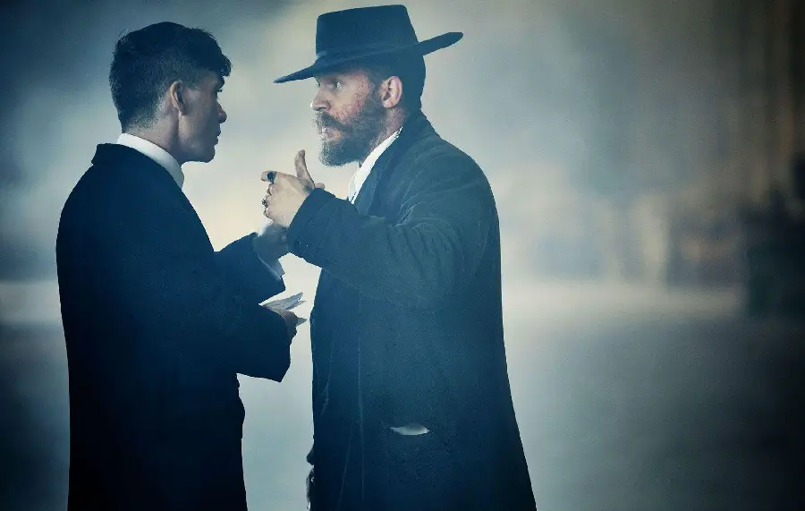 Photo of Tom Hardy in the Most Famous Series of the New Decade of Cinema Peaky Blinders