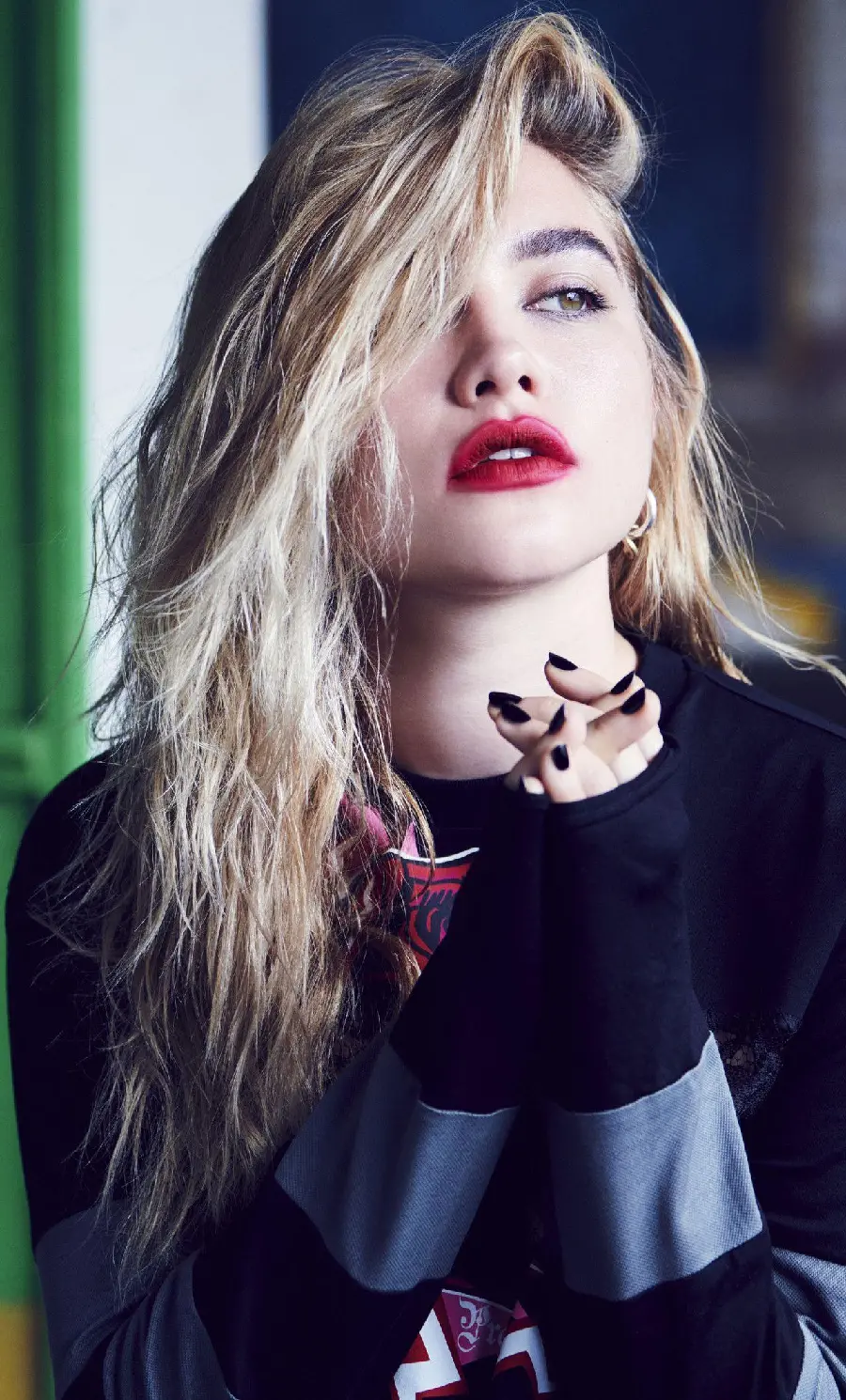 Background image of Florence Pugh's beautiful face in the best quality