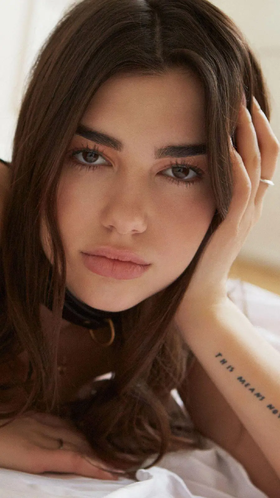 Download free photos of the new singer and artist Dua Lipa