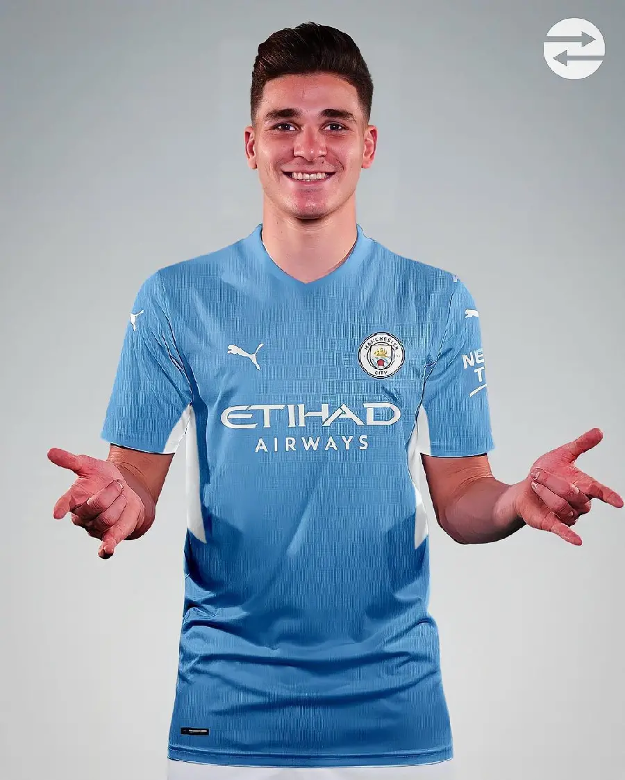 Simple wallpaper of Julin Alvarez with a white background for your profile 