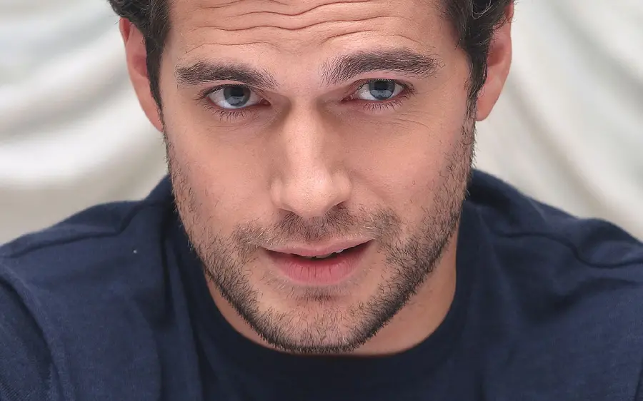 Wallpaper of stylish and handsome Hollywood actor Henry Cavill