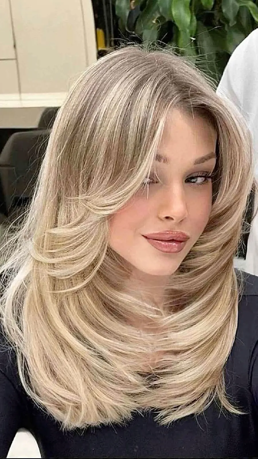 The Most Popular Women's Hairstyle in 2024 and 1403
