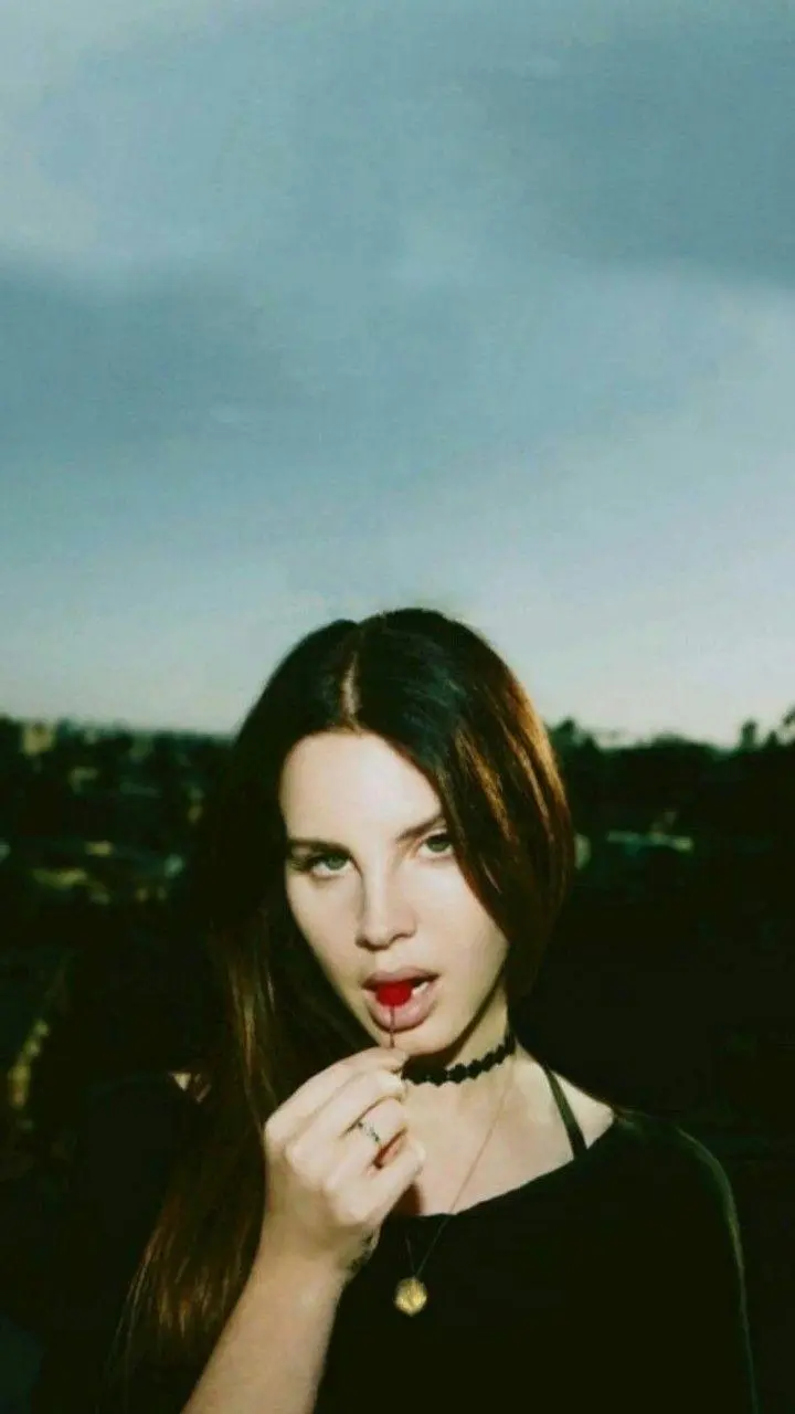 Lana Del Rey wallpaper has its own fans and enthusiasts