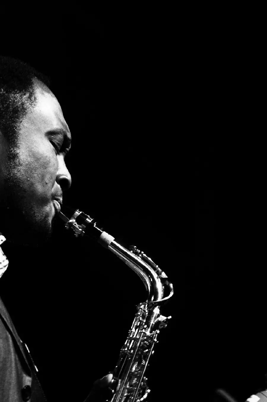 Black wallpaper and white for jazz music lovers' phone backgrounds