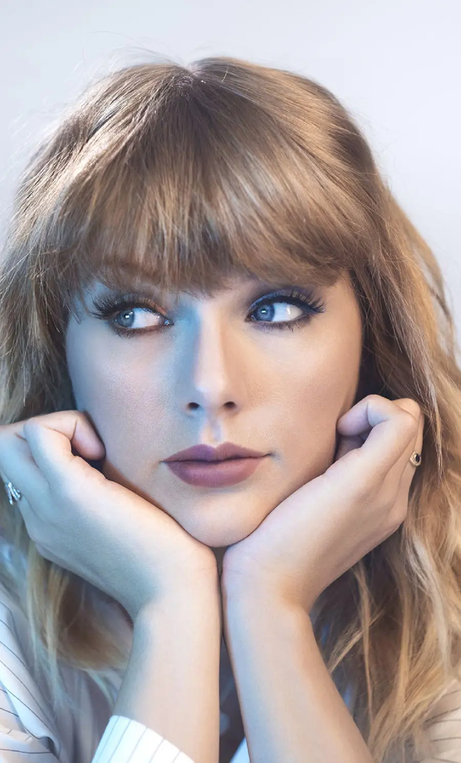 Cute picture of Taylor Swift, thirty-four years old 
