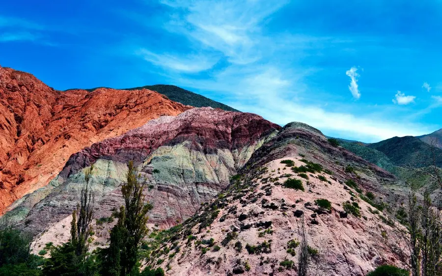 A very cool mountain picture with excellent quality