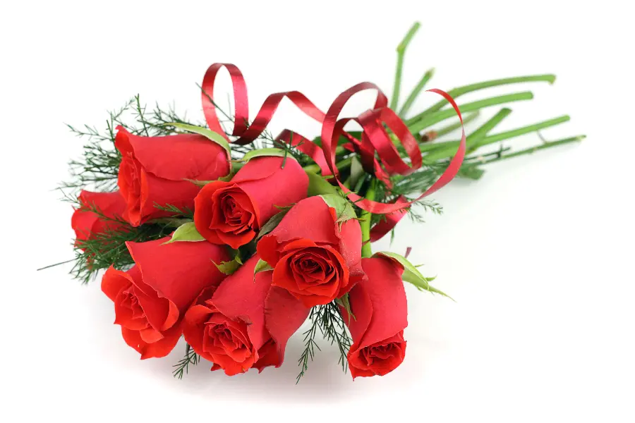 Photo of a red bouquet suitable for giving to love on Valentine's Day