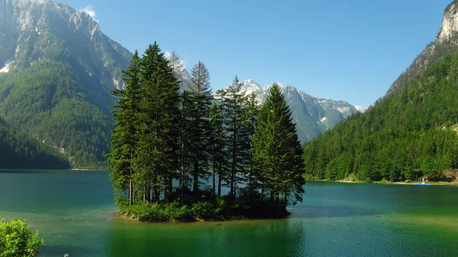New wallpaper with a view of the majestic space of nature 