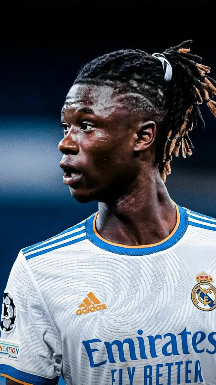 Background image for the phone of the famous character Eduardo Camavinga