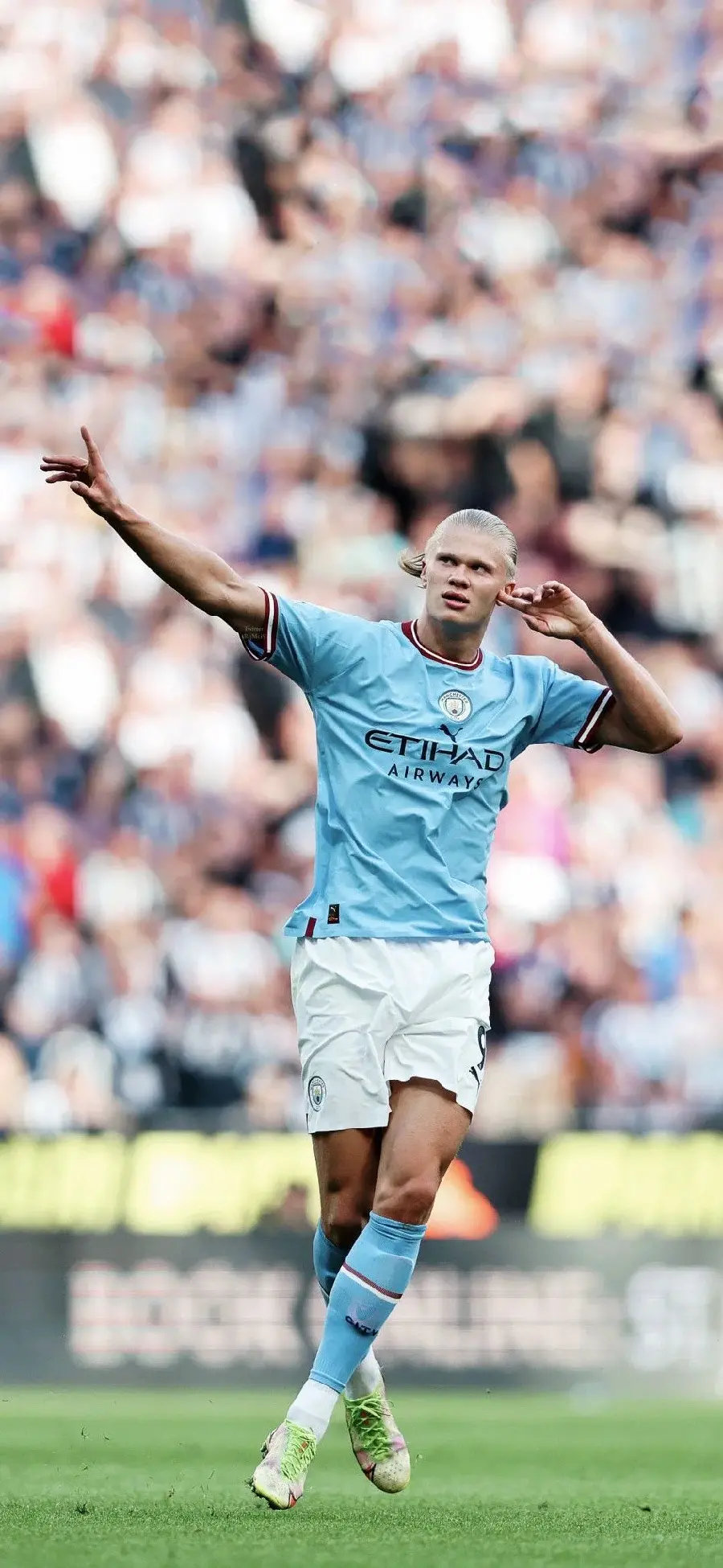 The most attractive photo of Erling Haaland on the football field, suitable for background and profile