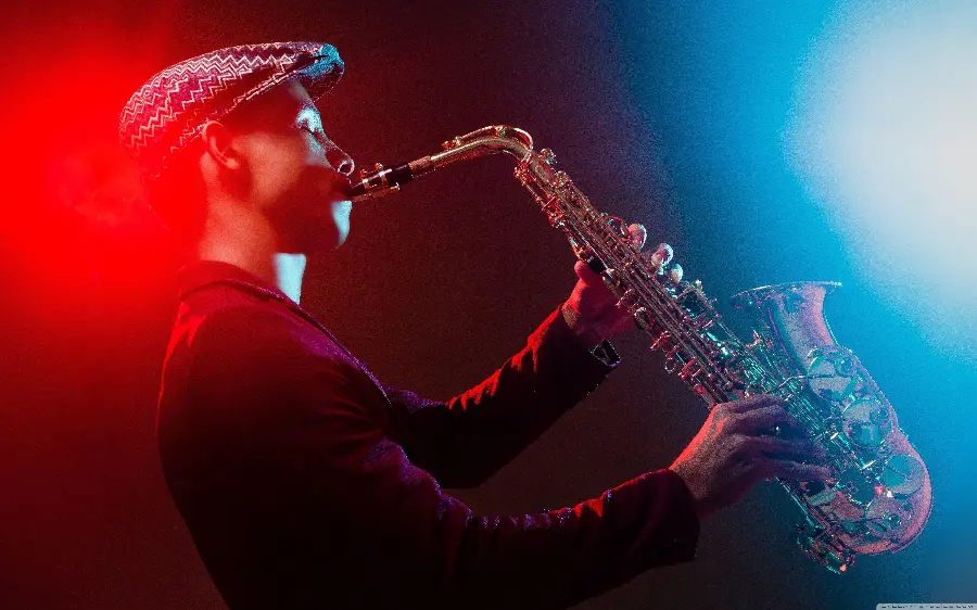 4k wallpaper of jazz saxophonist