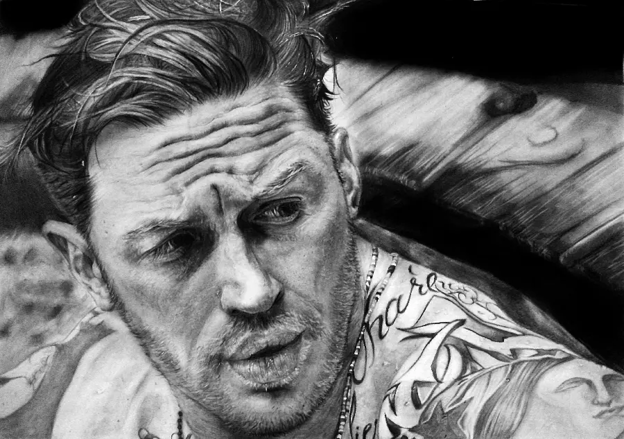 Tom Hardy's creepy black and white photo