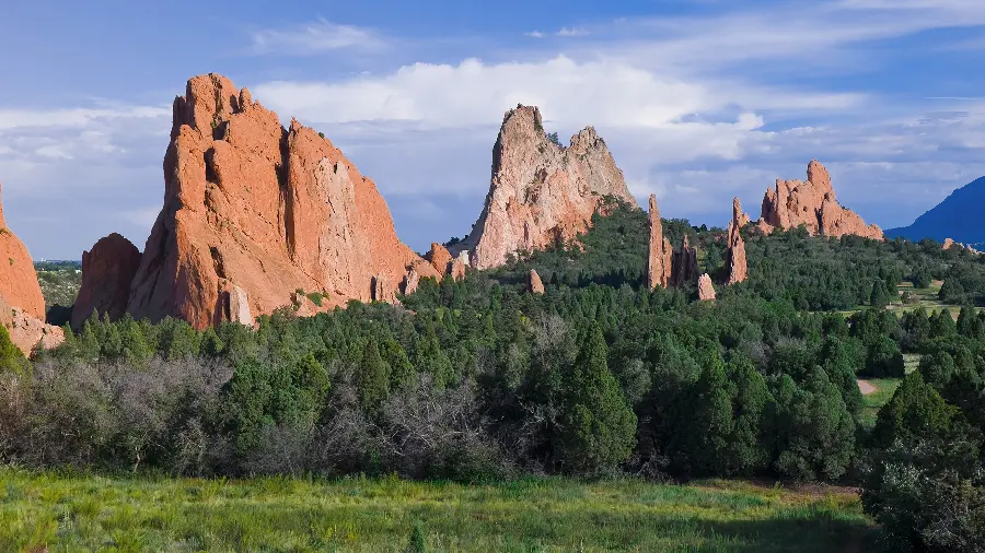 Image of the Garden of the Gods located in the nature of the United States of America for profiles