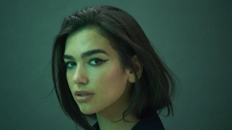 Latest pictures published of Dua Lipa, a successful female singer with a beautiful voice