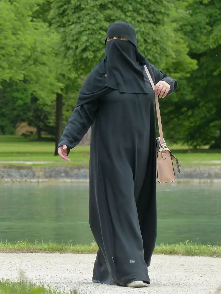 Free profile pictures from Johreh with a stylish design of a girl with a niqab