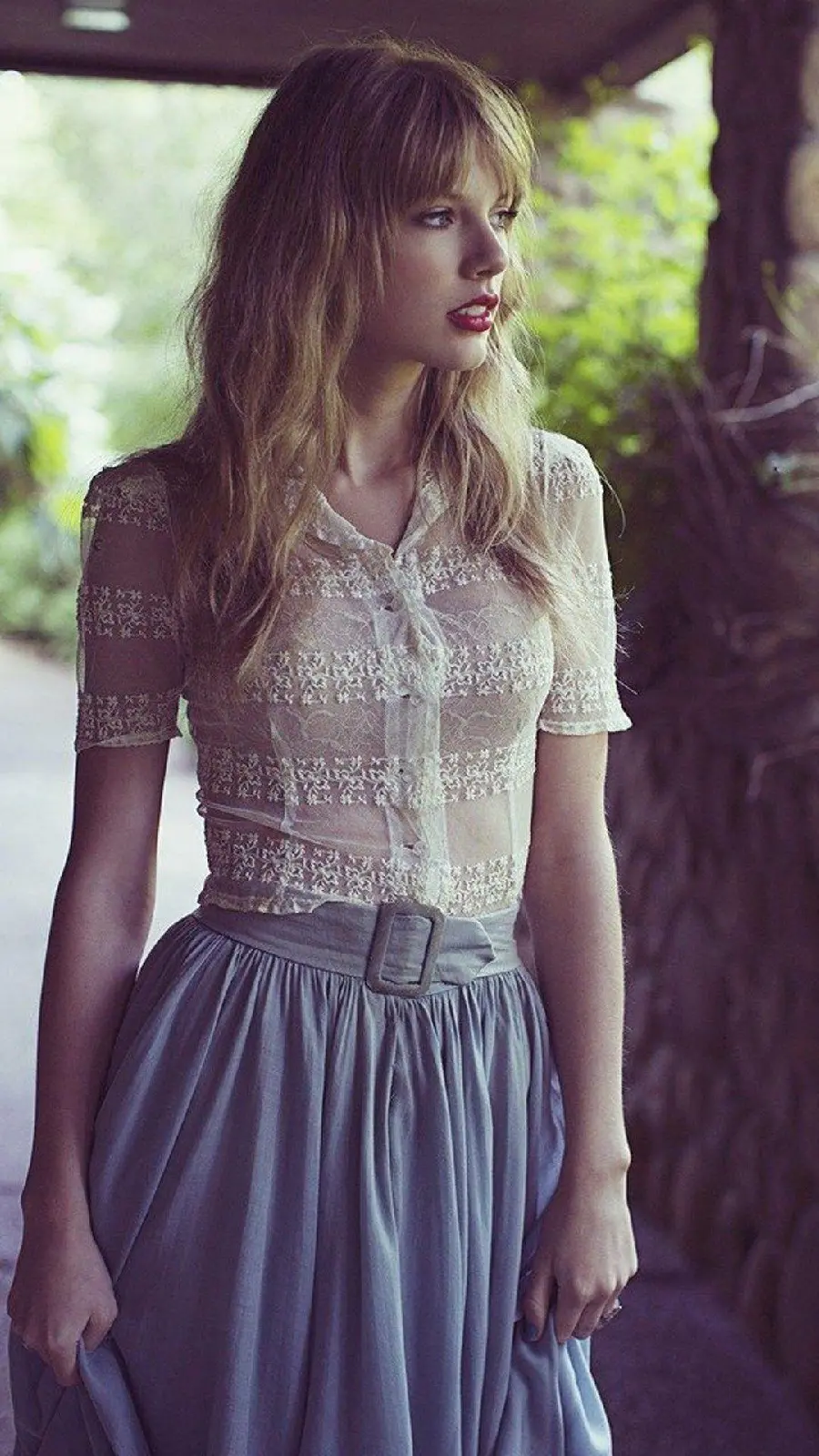 Taylor Swift picture with stylish and beautiful style for free download
