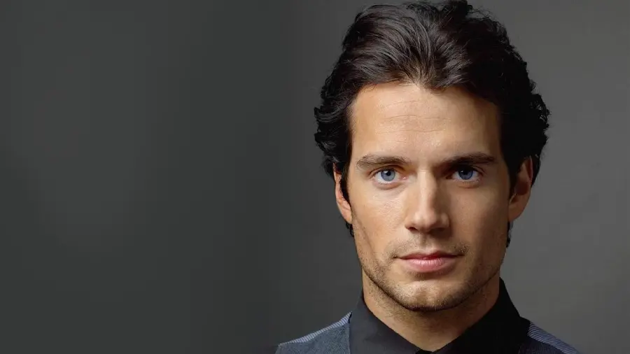 Background photo of the capable and professional Hollywood actor Henry Cavill
