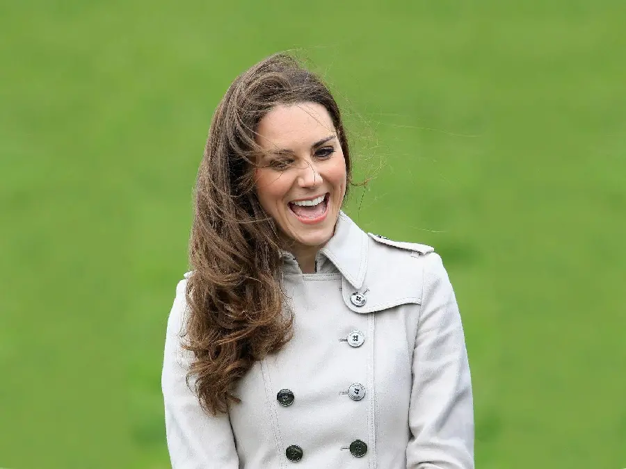 Background photo of Princess Diana's bride Kate Middleton