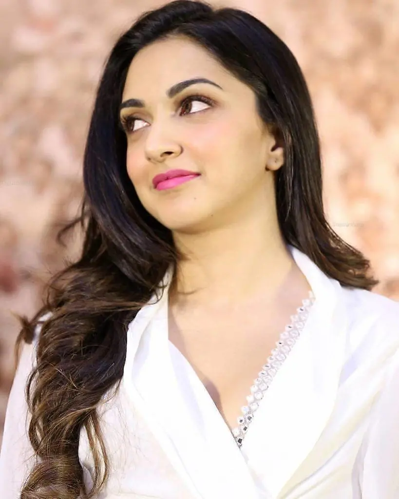 Beautiful and beautiful background design of Kiara Advani Kiara Advani