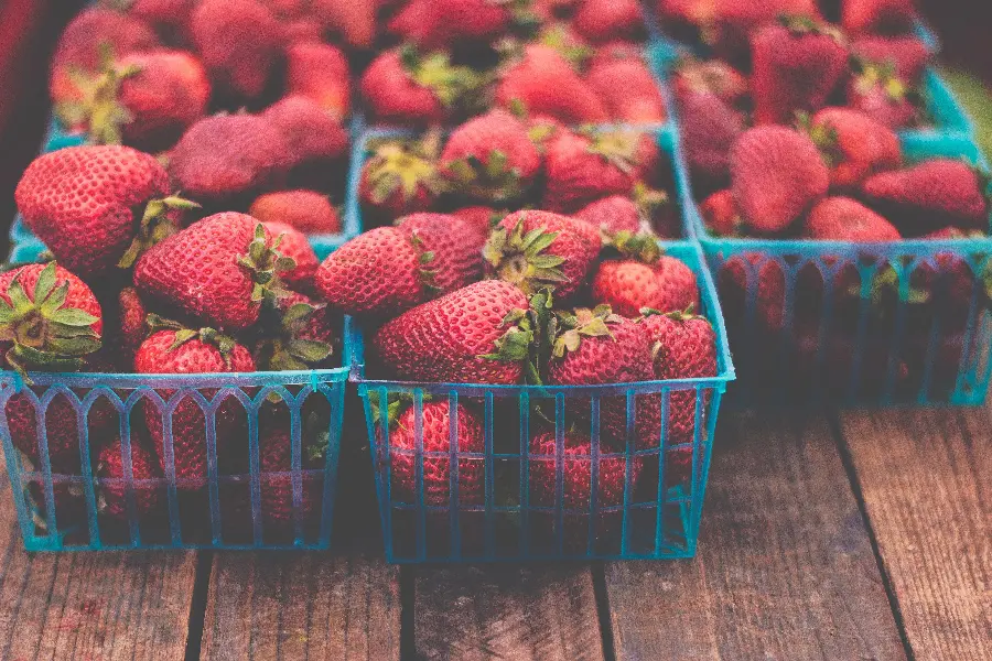 Free download of the Central Agricultural Market photo of delicious and juicy strawberries