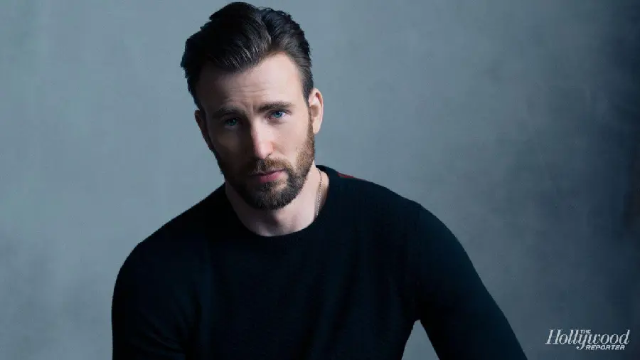 Download Chris Evans's picture with an attractive black hat