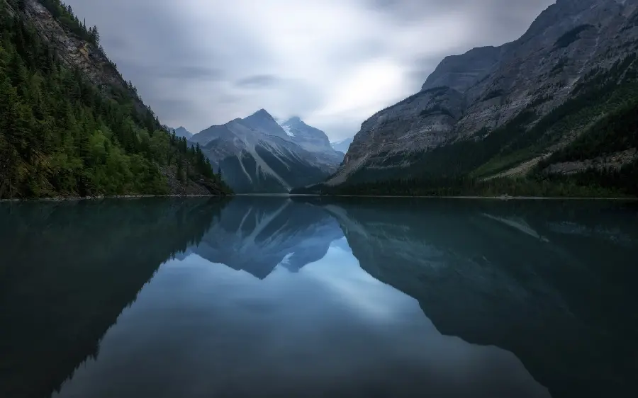 The most strange picture taken of the sea nature view between high mountains