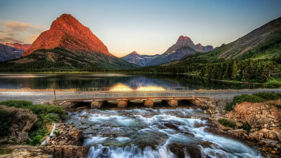Photo of the nature of Glacier National Park in Montana with the best view