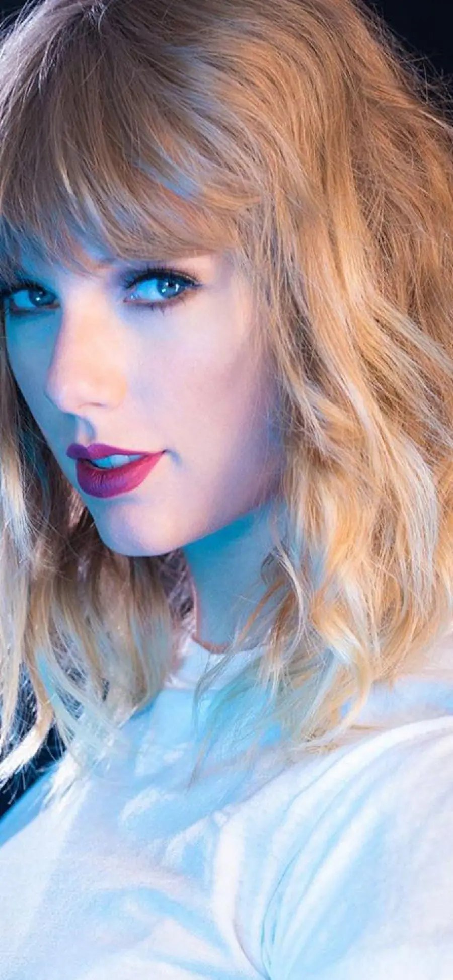 Download Taylor Swift's new photo with a direct link