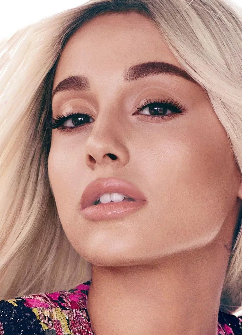 Full HD photo of Ariana Grande's cool face