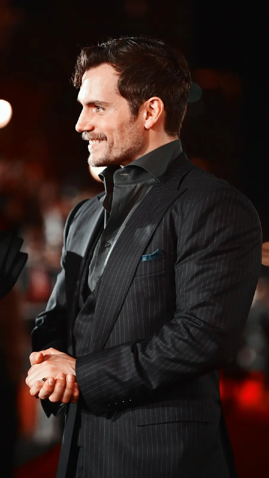 New pictures of handsome Hollywood actor Henry Cavill 