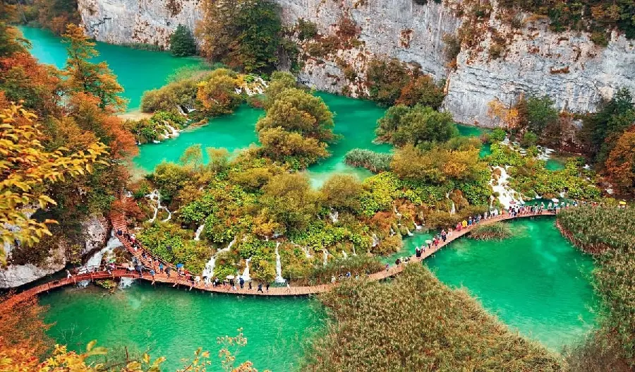 Amazing wallpaper of the world's longest wooden bridge in Croatia