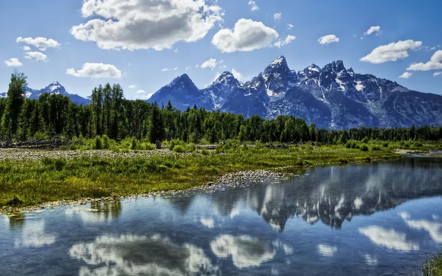 Reflection of mountains in water and nature for use in cyberspace 