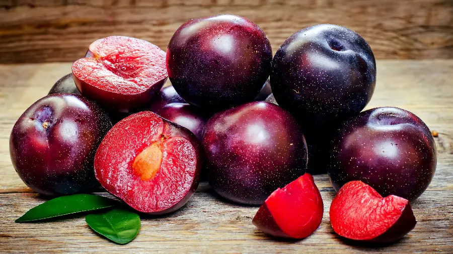 Wallpaper photo of delicious red fruit suitable for jam making page