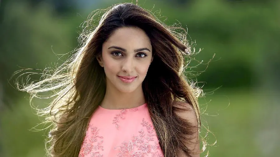 Kiara Advani Wallpaper with Blurred Background