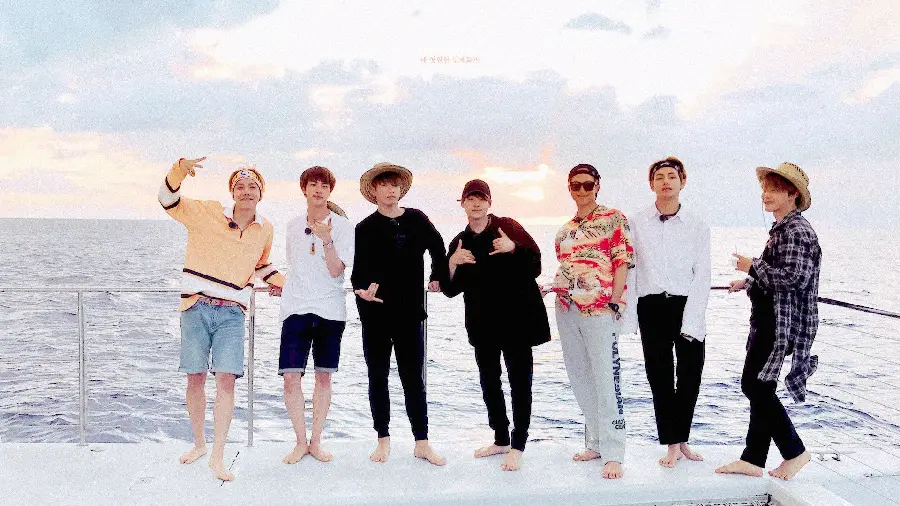 Download photos of the super professional BTS group for printing