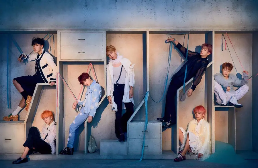 Special and unique girly desktop background for the popular BTS design