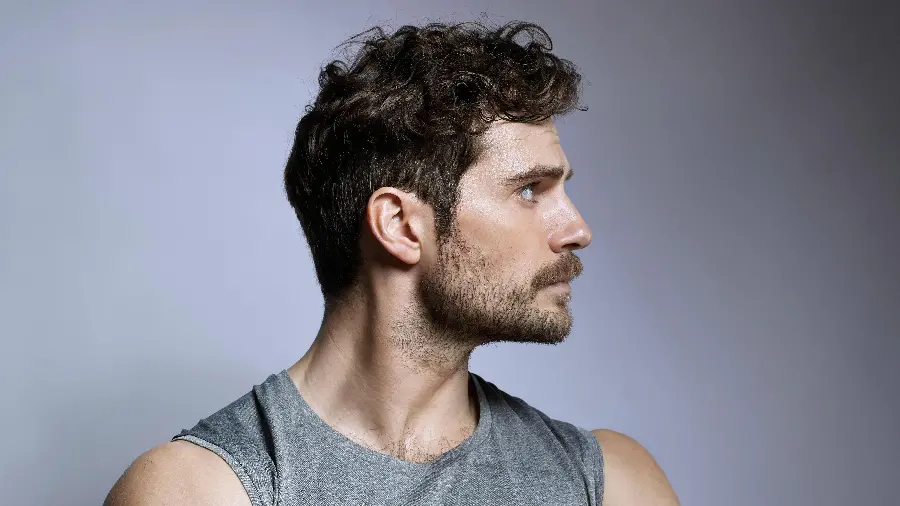 Good quality photos of Henry Cavill for download as a file