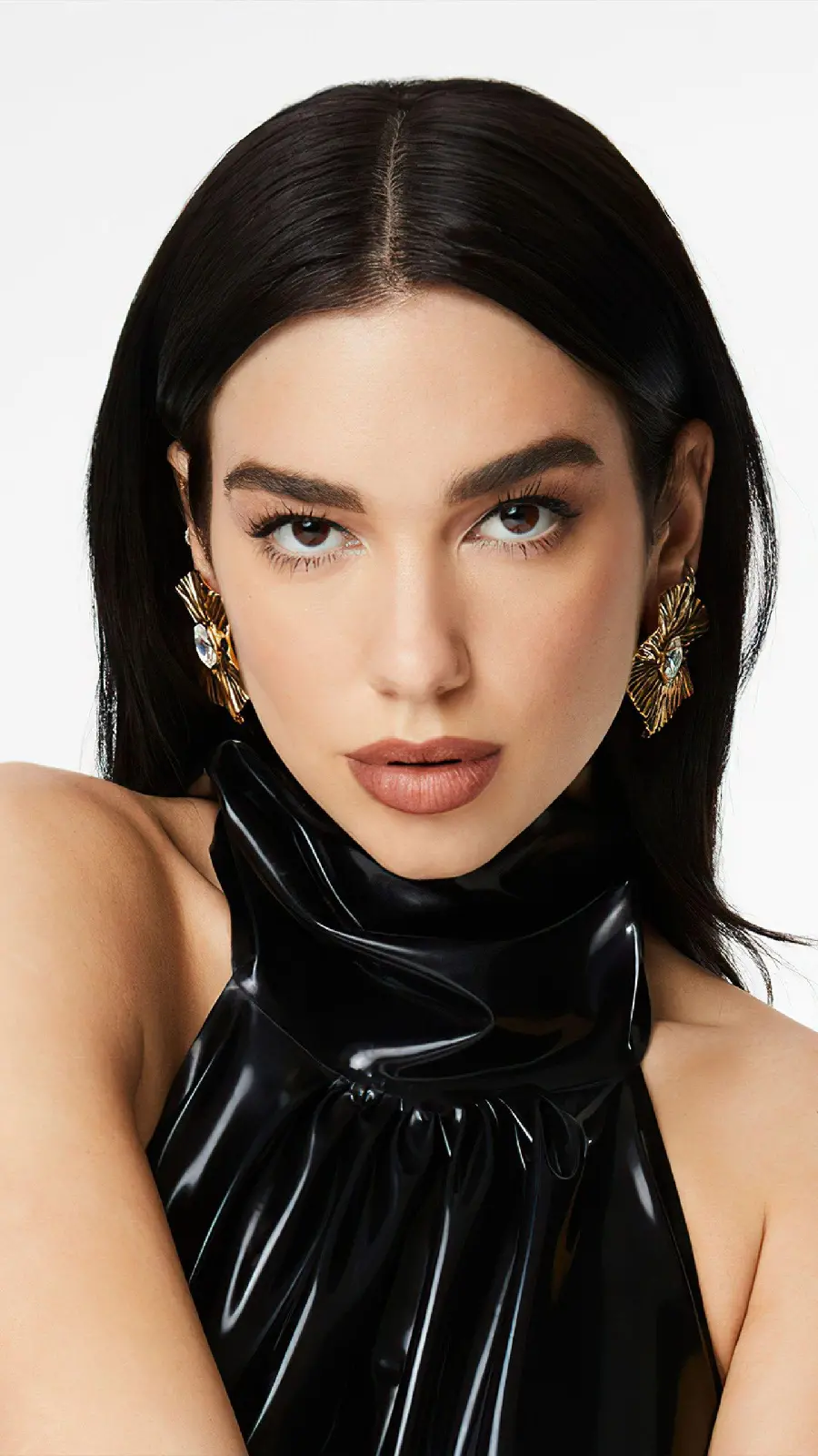 Photo of the famous singer Dua Lipa