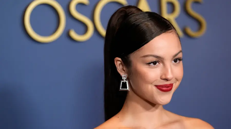 High-quality photos of trendy women's and girls' hairstyles for the new year 2024